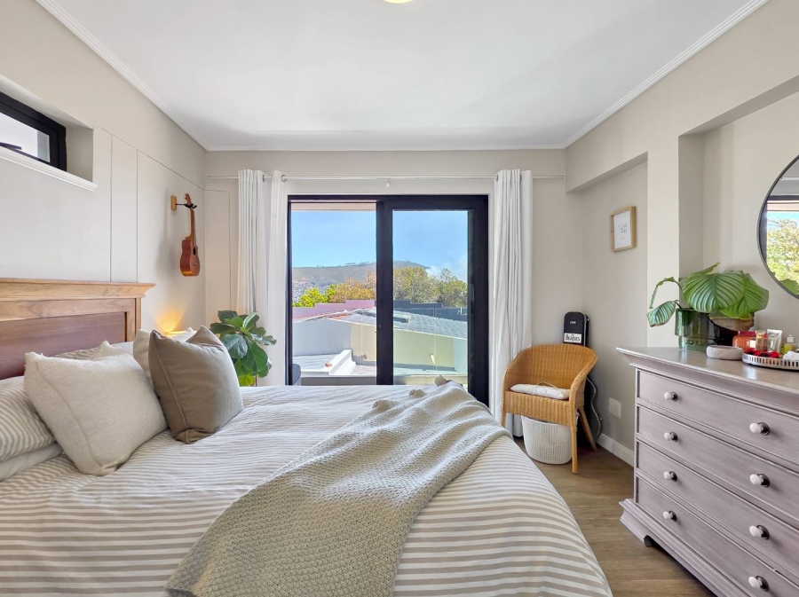 2 Bedroom Property for Sale in Vredehoek Western Cape